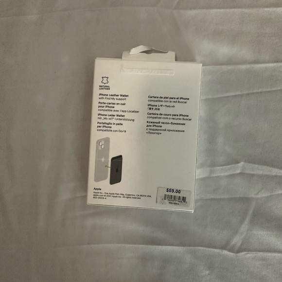 Apple iPhone Leather Wallet with MagSafe - Black - Picture 2 of 4